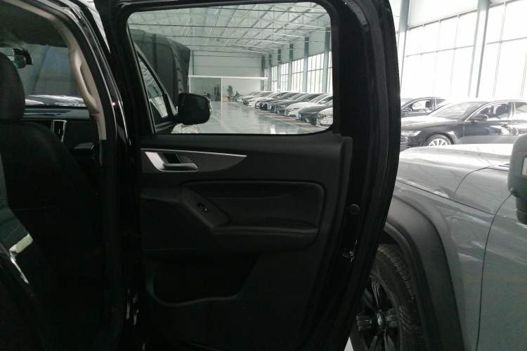 Used Great Wall Poer 2021 2.0T Commercial Version Automatic Diesel 4x4 Elite Long-Box GW4D20M
