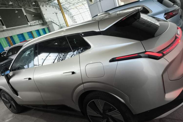 Used Lynk & Co 08 EM-P 2023 120km Long-Range Halo
