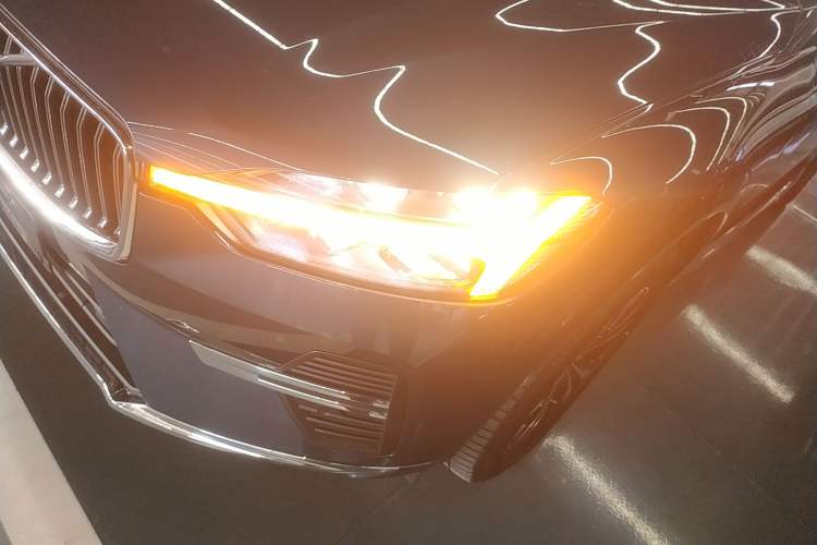 Used Volvo XC60 2024 B5 4x4 Smart Luxury Edition