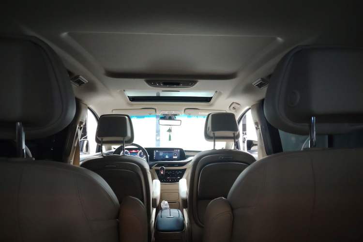 Used Buick GL8 2023 ES Lu Zun Deluxe Model
