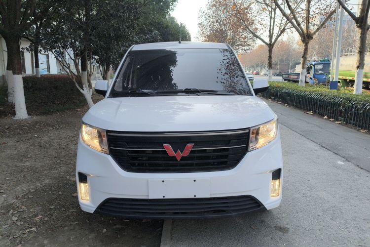Used Wuling Hongguang PLUS 2020 1.5L Manual Comfort 7-Seater