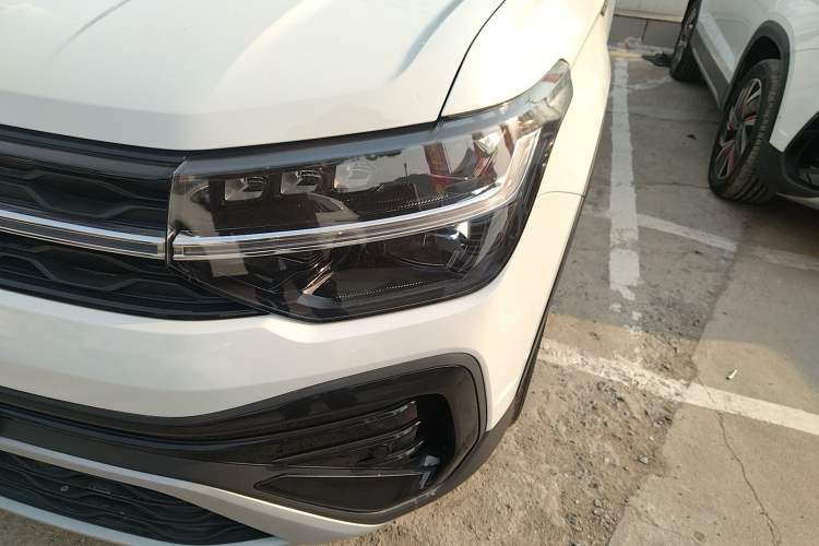 Used Volkswagen Tharu 2024 300TSI Two-Wheel-Drive Moon Luxury Edition