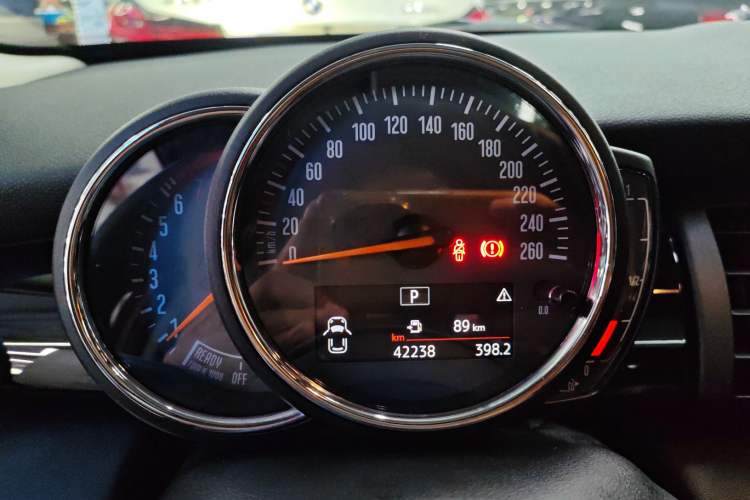 Used  MINI 2019 1.5T COOPER Classic Edition Five-Door Version
