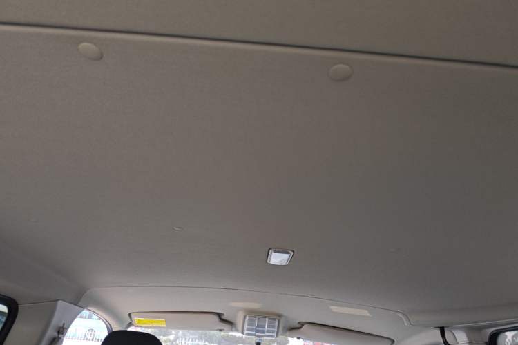 Used SAIC MAXUS Xintu V80 2023 2.0T AMT Classic Aoyuntong Short Wheelbase Ultra-Low Roof 5/6-Seater