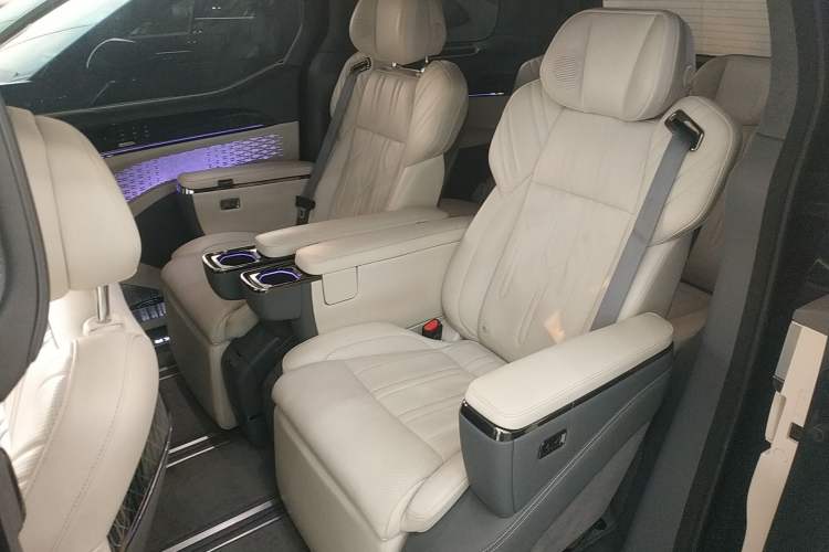 Used Zeekr 009 2022 WE Edition
