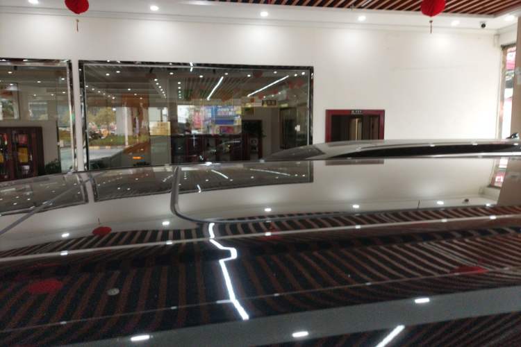 Used Denza D9 2022 DM-i 1040 Prestige Model