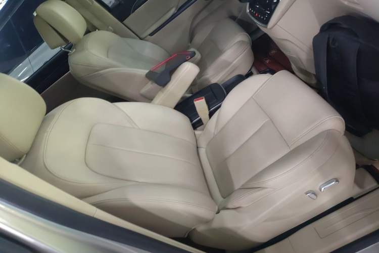 Used Buick GL8 2022 ES Landtrek 653T Luxury Edition
