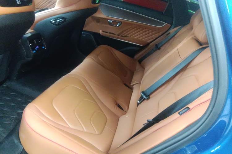 Used BYD Han 2022 EV Genesis Edition 715 km Front-Wheel-Drive Flagship Model
