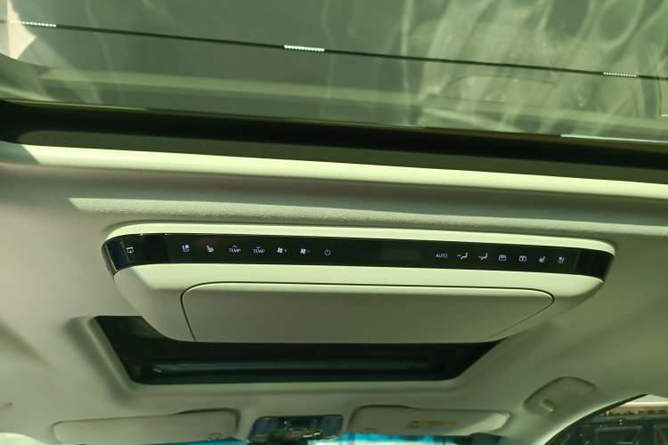 Used Buick GL8 New Energy 2024 Lu Zun Luxury Edition 7-Seater
