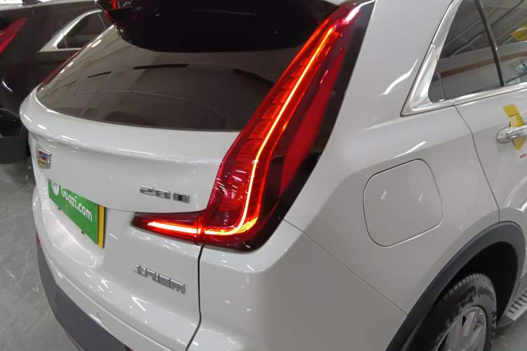 Used Cadillac XT4 2021 28T Two-Wheel Drive Leading Version
