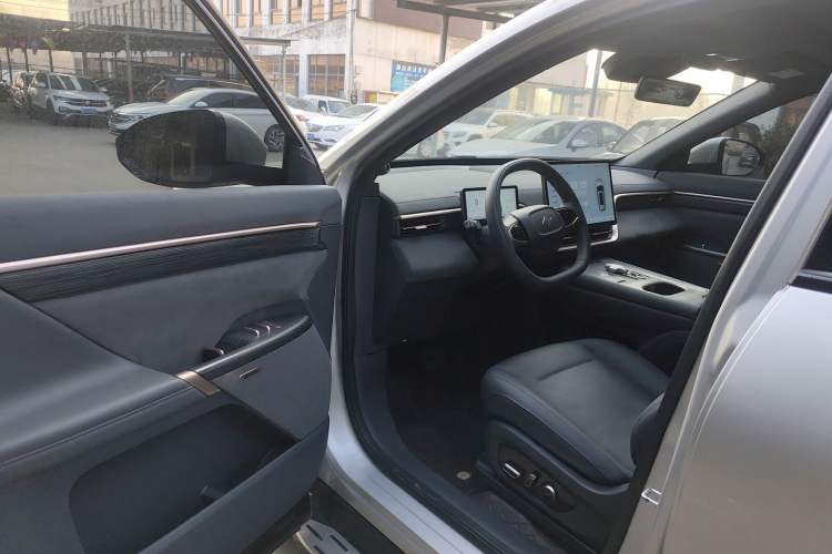 Used  eπ008 2025 210Max Rui Edition 6-Seater
