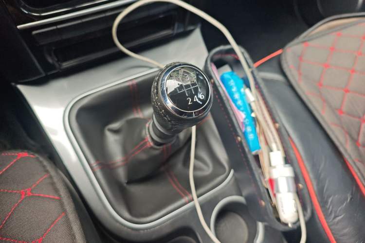 Used Haval H5 Classic 2012 ZhiZun Edition Green & Quiet 2.0T Manual Two-Wheel Drive Comfortable Model