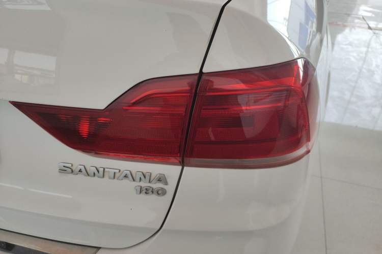 Used Volkswagen Santana 2016 1.6L Manual Comfort Edition
