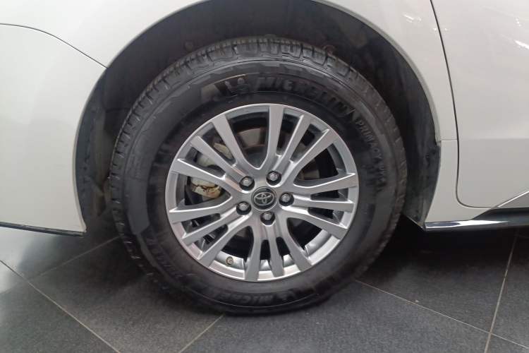 Used Toyota Sienna 2021 2.5L Hybrid Premium Edition
