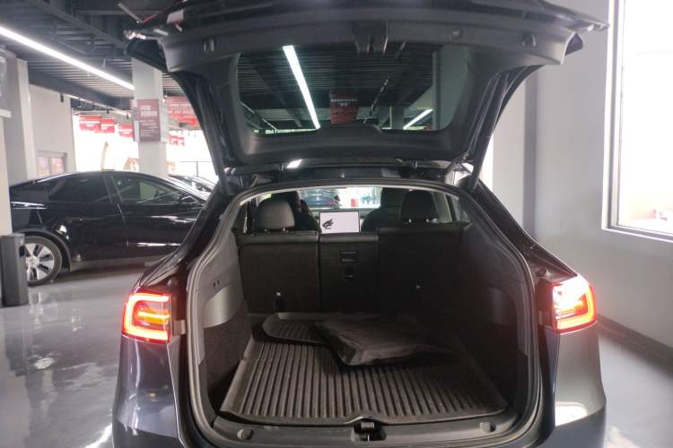 Used Tesla Model Y 2024 Rear-Wheel-Drive Version