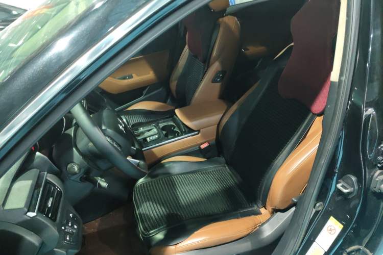 Used Hongqi H5 2018 30TD Smart Connect Dynamic Edition
