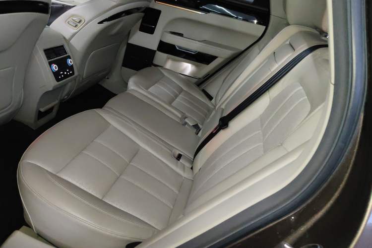 Used Zotye T700 2017 1.8T Dual-Clutch Prestige Model
