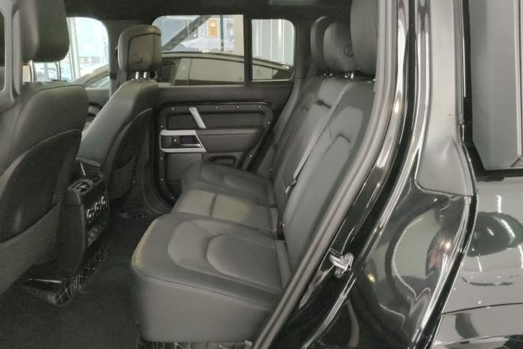 Used Land Rover Defender 2023 Facelift 110 3.0T P400 X-DYNAMIC HSE
