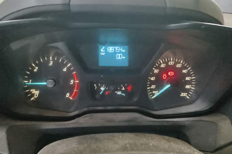 Used Ford Transit 2017 2.0T Diesel Multi-Purpose Commercial Vehicle Short Wheelbase Low Roof China V Standard