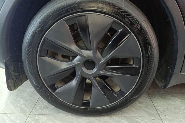Used Tesla Model Y 2024 Rear-Wheel-Drive Version
