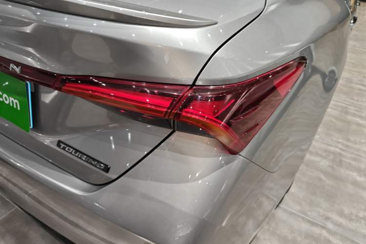 Used Toyota Avalon 2019 2.5L Touring Premium Version China VI Standard
