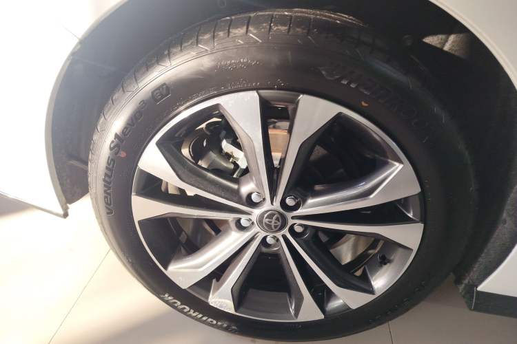 Used Toyota Granvia 2023 2.5L Hybrid Prestige PLUS Edition