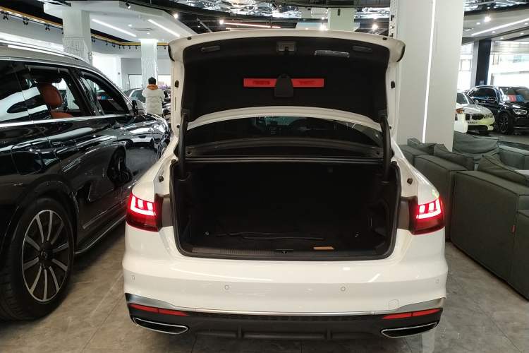 Used Audi A4L 2020 40 TFSI Luxury Dynamic Model