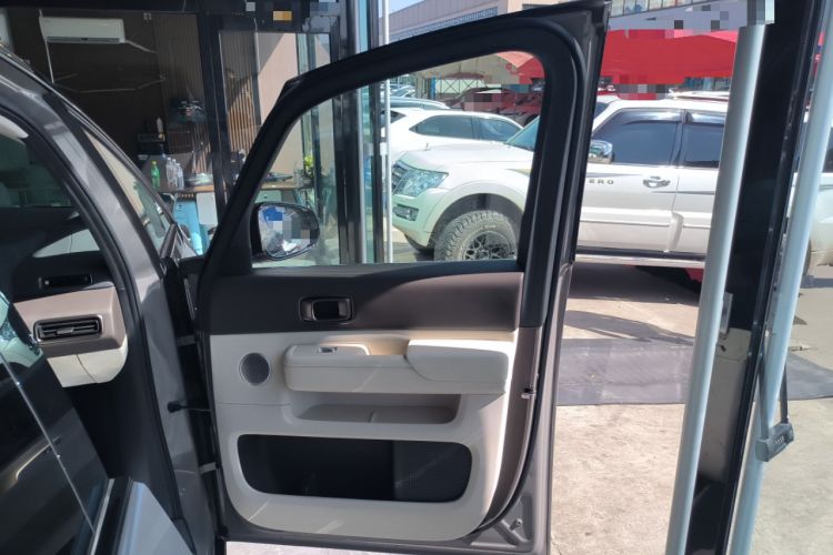 Used Li Auto MEGA 2024 Ultra Model
