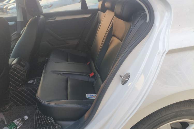 Used Volkswagen Lamando 2021 230TSI DSG Fashion Edition
