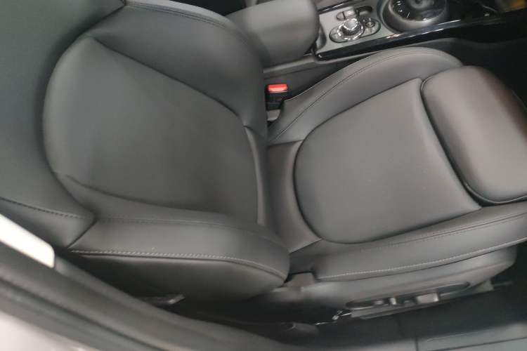 Used  Clubman 2023 1.5T COOPER Classic Edition
