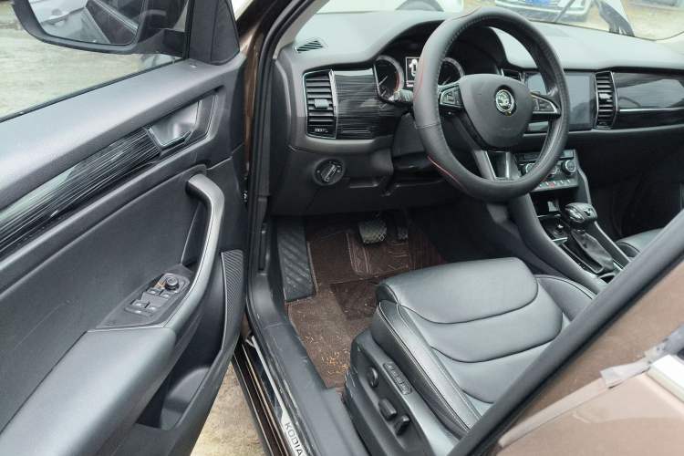 Used Skoda Kodiaq 2018 Facelifted TSI330 5-Seater Two-Wheel-Drive Luxury Enjoyment Edition
