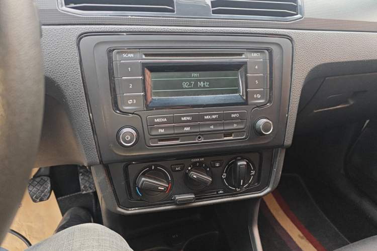 Used Volkswagen Santana 2016 1.6L Manual Fashion Edition