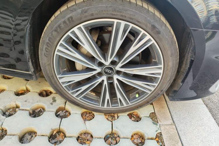 TDK.VehicleDetails.img