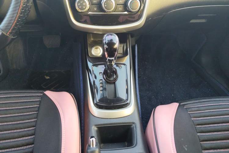 Used Nissan Tiida 2019 1.6L CVT Smart Drive Version China VI Standard
