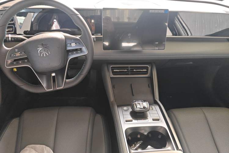 Used BYD Qin L 2024 DM-i 120KM Beyond Model
