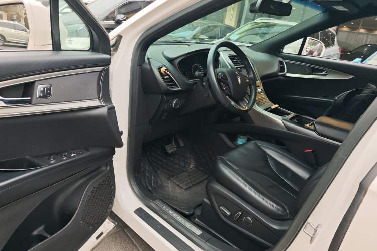 Used Lincoln MKX 2017 2.0T Two-Wheel Drive Deluxe Edition
