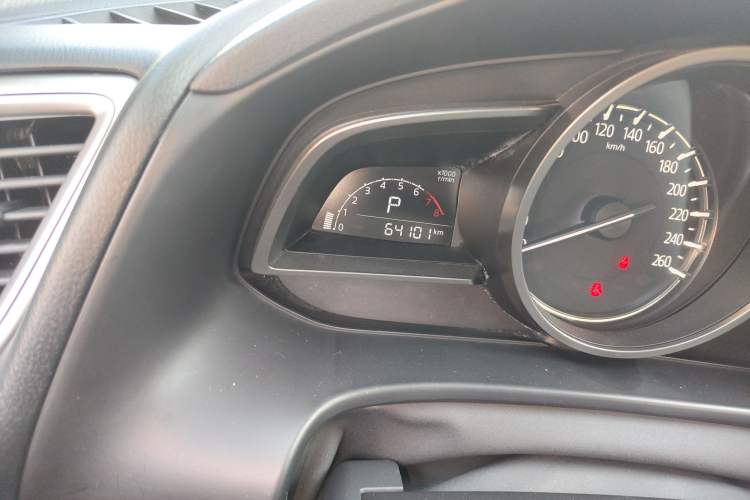 Used Mazda Mazda 3 Axela 2017 Sedan 1.5L Automatic Luxury Model China VI Standard
