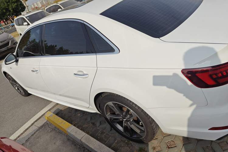 Used Audi A4L 2018 30th Anniversary Edition 40 TFSI Fashion Model
