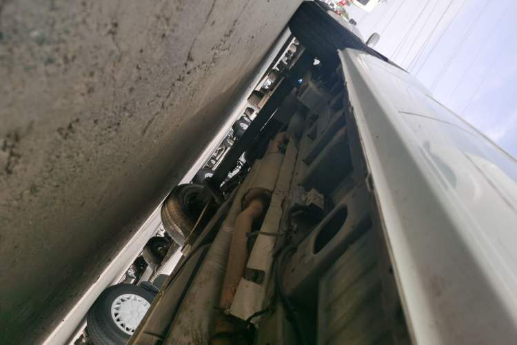 Used Ford Transit 2019 2.0T Diesel Multi-Purpose Commercial Vehicle Mid-Drive Mid-Roof 6-Seater China VI Standard
