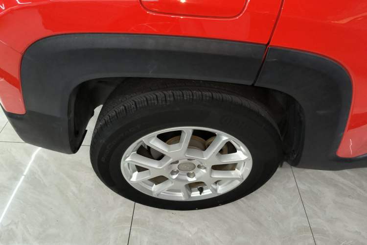 Used  Renegade 2019 220T Automatic Leading Edition
