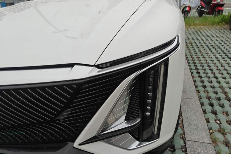 Used Cadillac LYRIQ 2024 Rear-Drive Standard Range Luxury Edition
