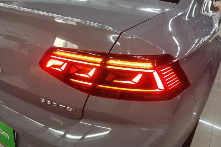 Used Volkswagen Magotan 2023 2 Million Units Commemorative Edition 330TSI DSG Luxury Version
