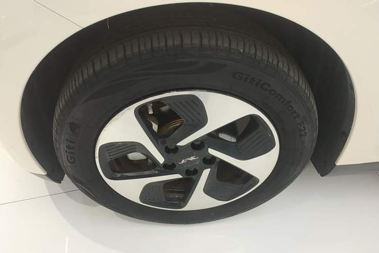 Used  3 2023 505km Pro
