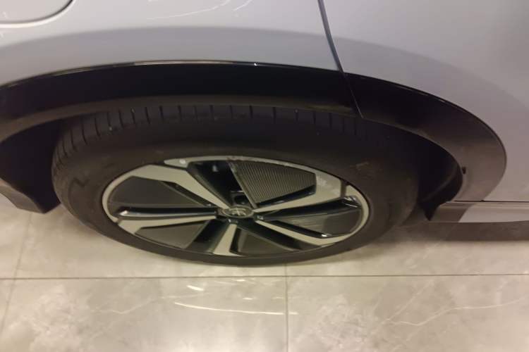 Used BYD Song L EV 2025 662 km Advanced Intelligent Driving Version
