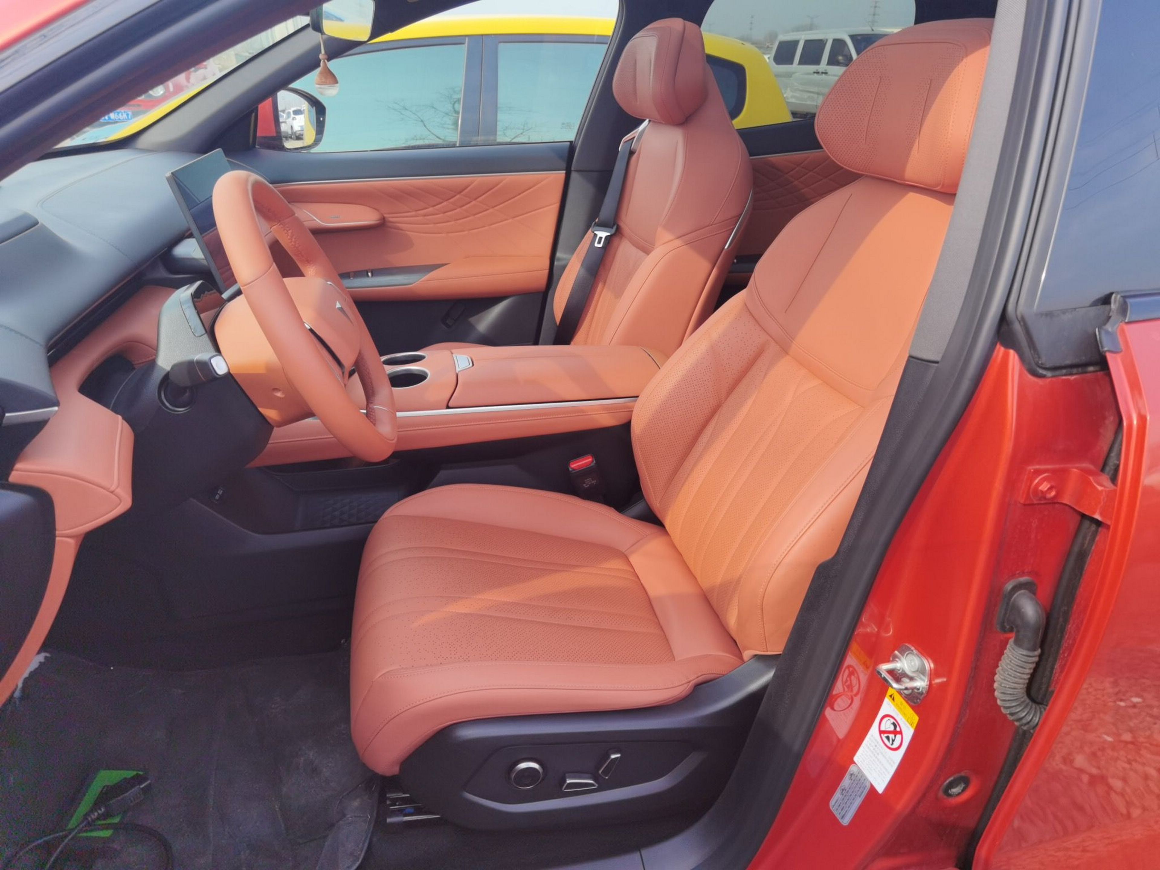 Переднее сиденье в автомобиле