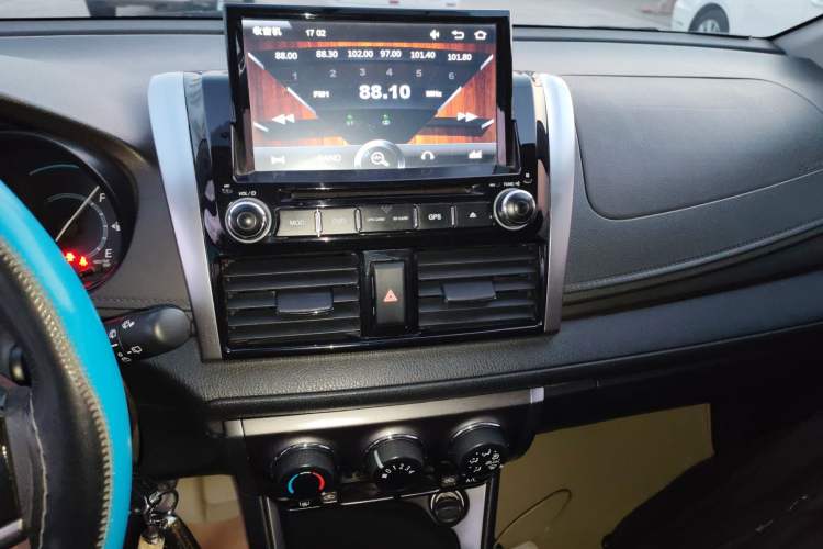 Used Toyota YARiS L 2015 1.5E Automatic Charm Edition
