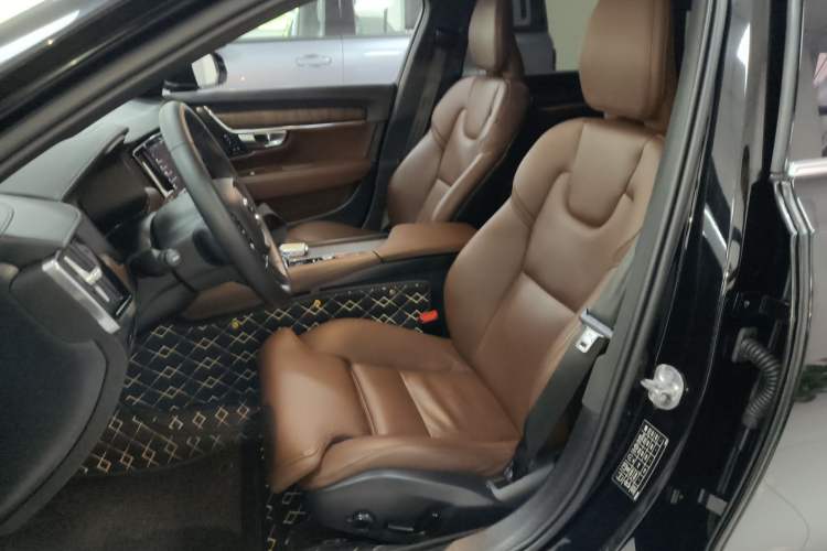 Used Volvo S90 2023 B5 Zhiyuan Luxury Edition