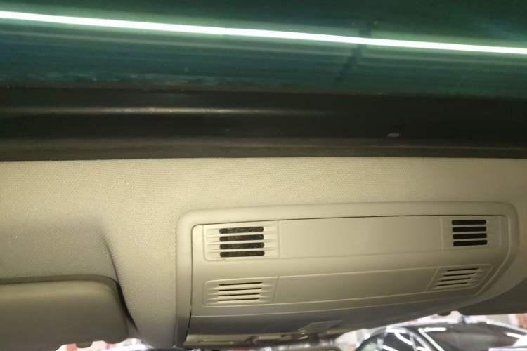 Used Volkswagen T-ROC 2019 230TSI DSG Two-Wheel Drive Advanced Version China V Standard
