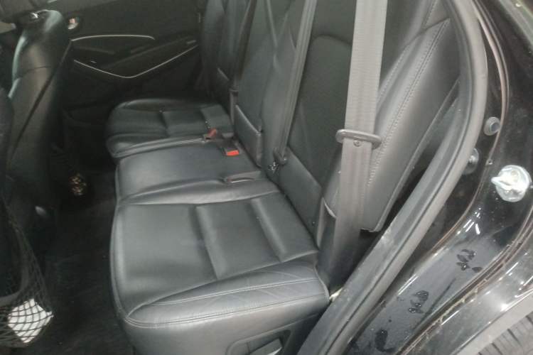 Used Hyundai Santa Fe 2013 2.4L Automatic Two-Wheel Drive Smart Version
