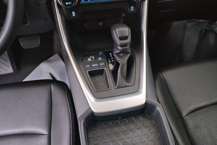 Used Toyota RAV4 2020 2.0L CVT Two-Wheel Drive Fashion Edition
